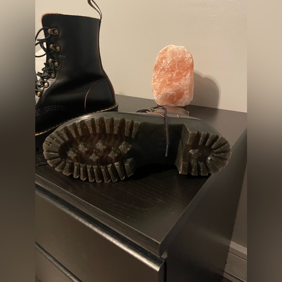 Dr. Martens Leona Smooth Leather Chunky Lug Sole Platform Heel Combat Boots - Picture 3 of 6